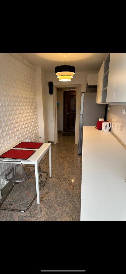 Page3 Apartament Targoviste Exterior photo